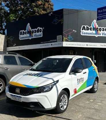 Plotagem de veículos para marketing