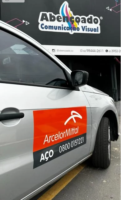 Plotagem de veículos para marketing