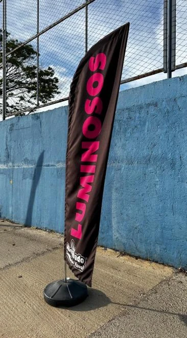Wind banner personalizado para eventos corporativos